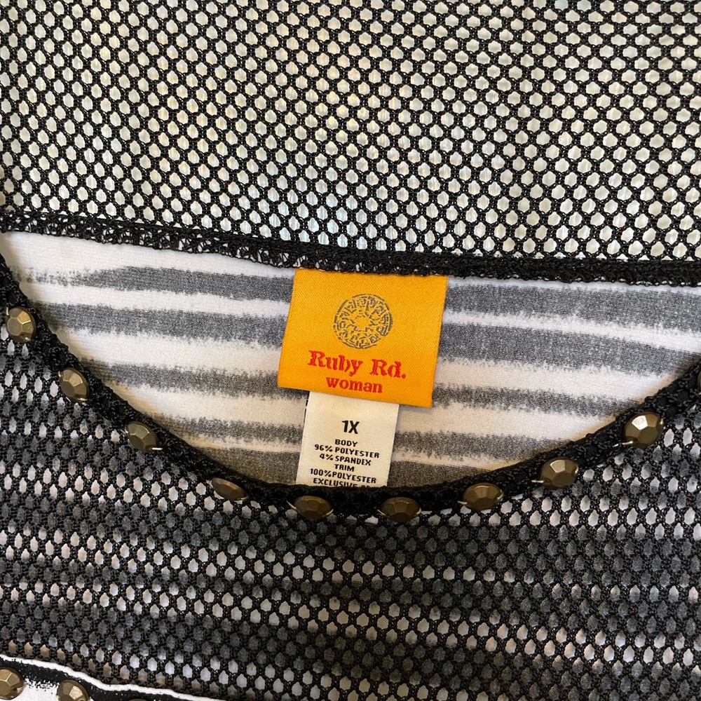 Ruby Rd Zebra pattern top size 1x - Picture 2 of 3